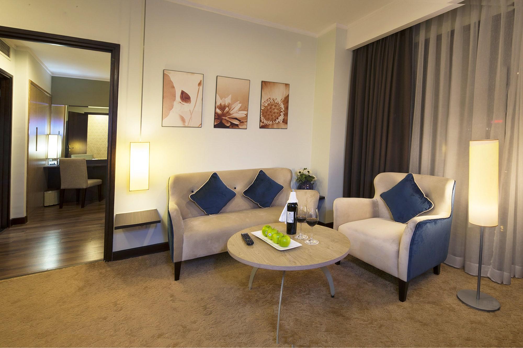 הו צ'י מין סיטי Vien Dong Hotel - Near Bui Vien Walking Street מראה חיצוני תמונה