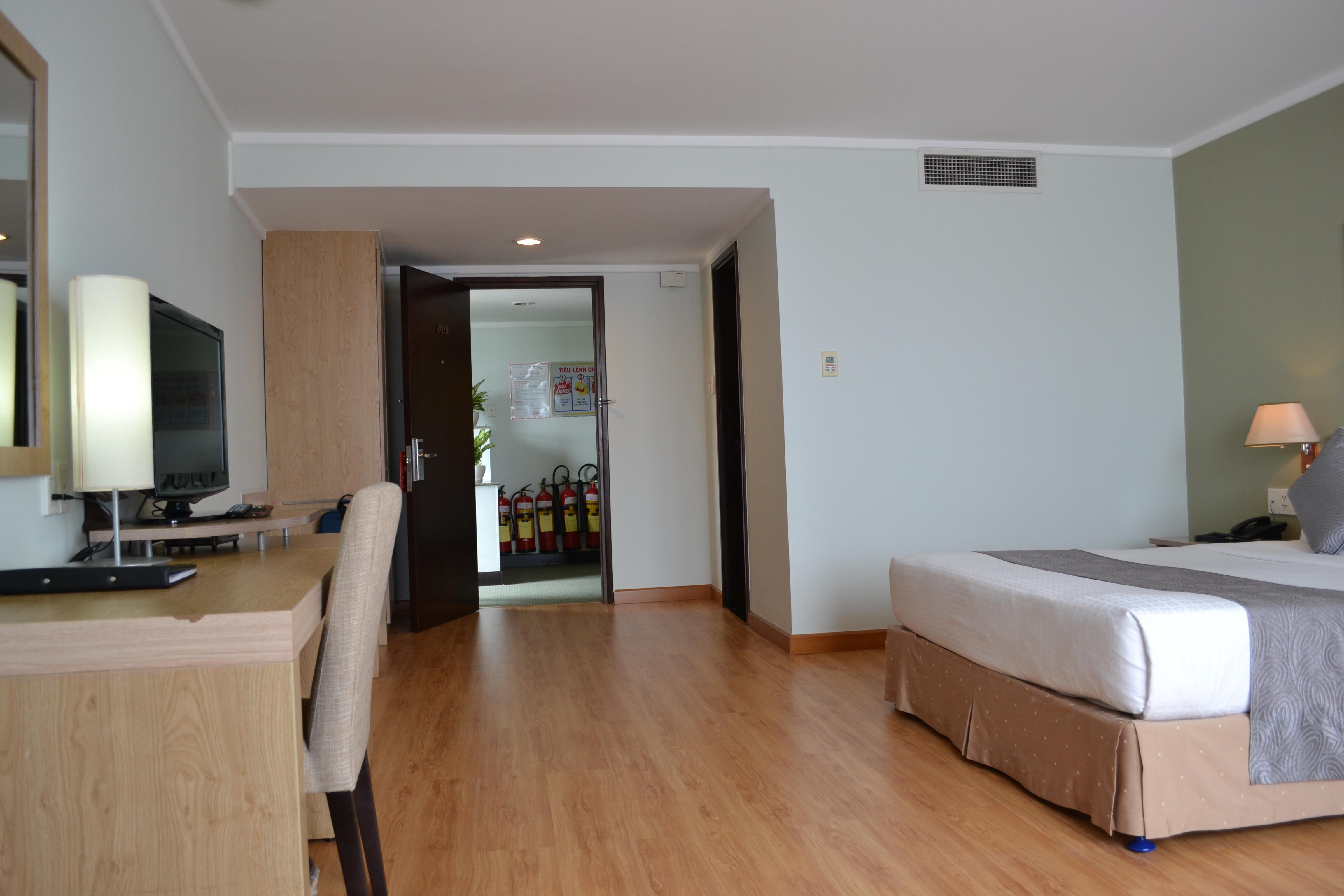 הו צ'י מין סיטי Vien Dong Hotel - Near Bui Vien Walking Street מראה חיצוני תמונה