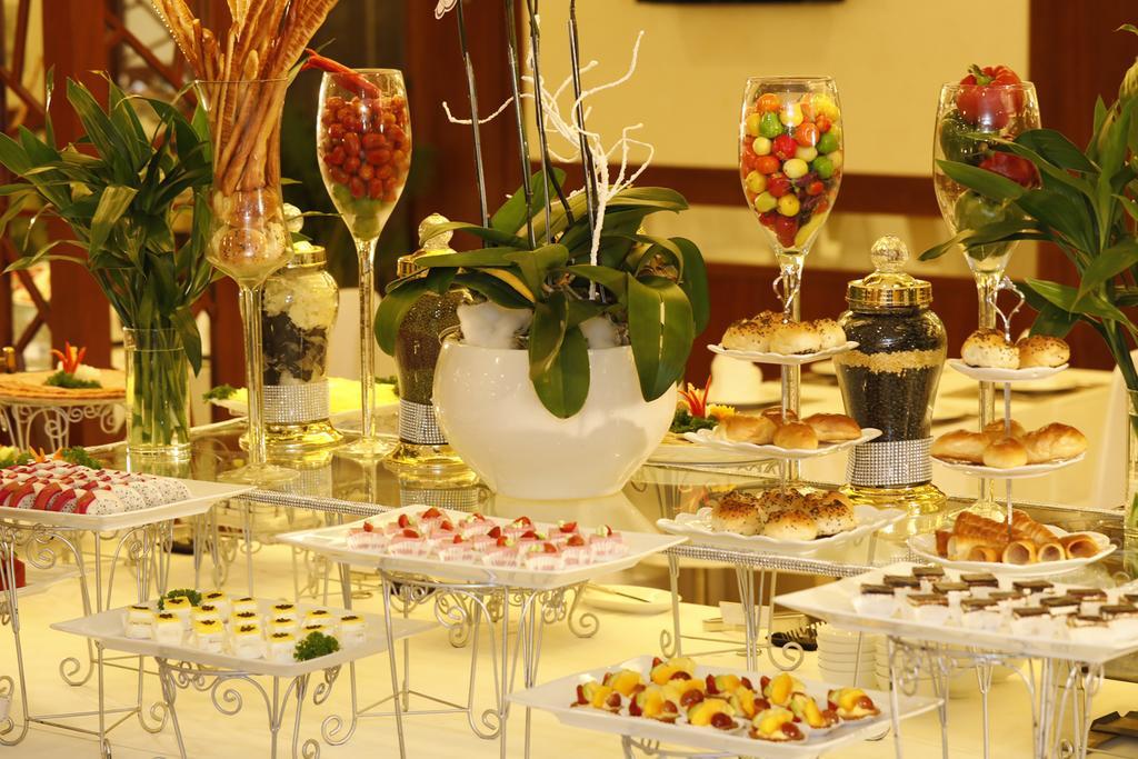 הו צ'י מין סיטי Vien Dong Hotel - Near Bui Vien Walking Street מראה חיצוני תמונה