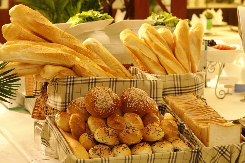 הו צ'י מין סיטי Vien Dong Hotel - Near Bui Vien Walking Street מראה חיצוני תמונה